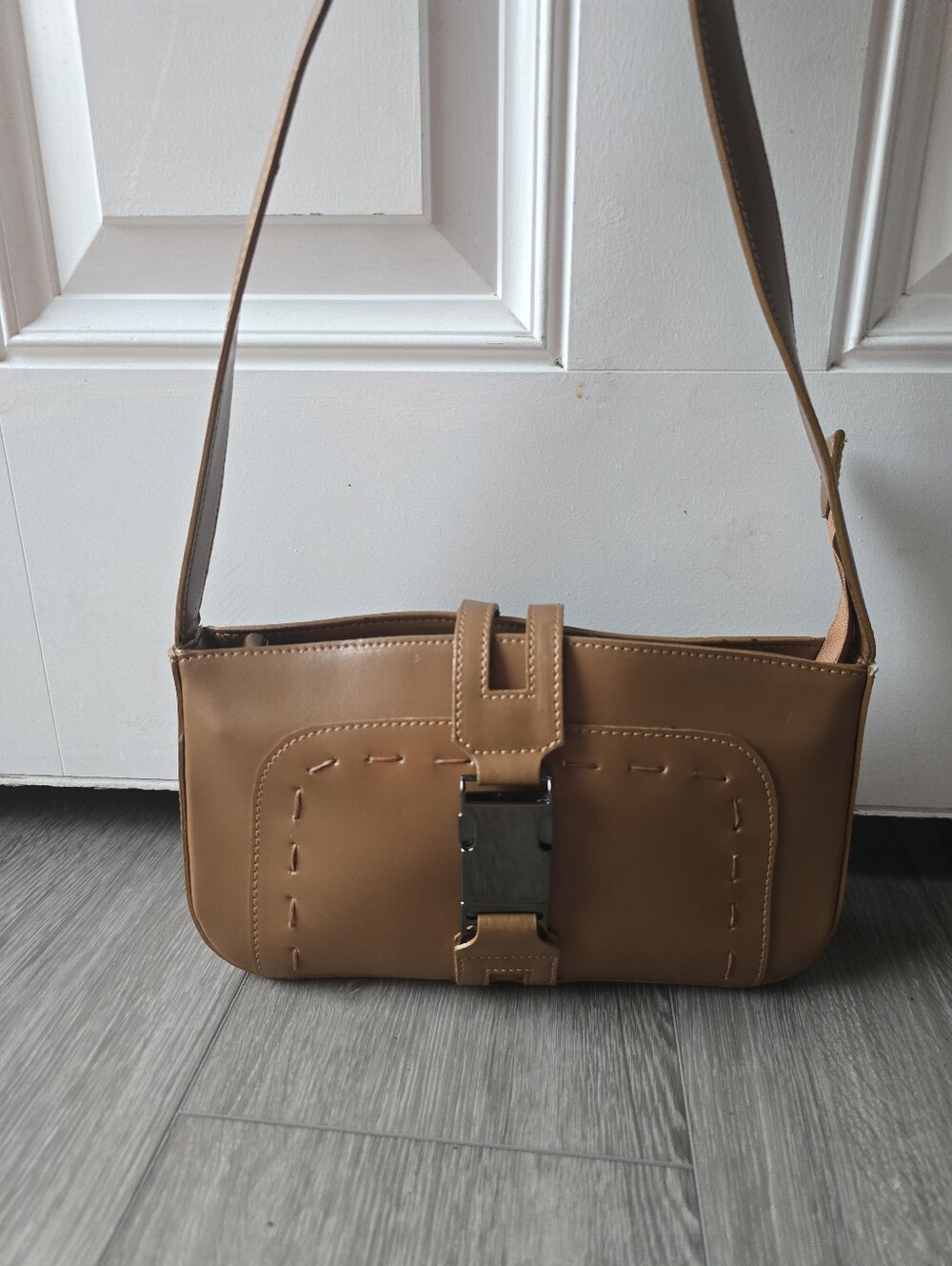 Vintage Y2K Tan Baguette Shoulder Bag Buckle Made in Italy Camel 90s Minimalist